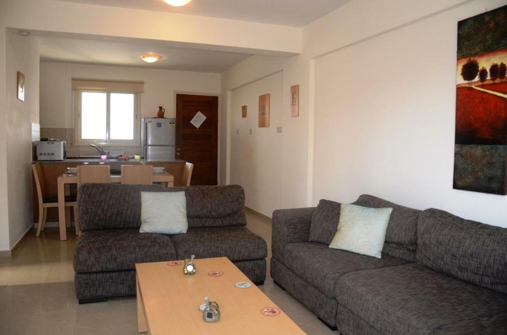 Vanessa 2 Bedroom Apartment Paphos Luaran gambar