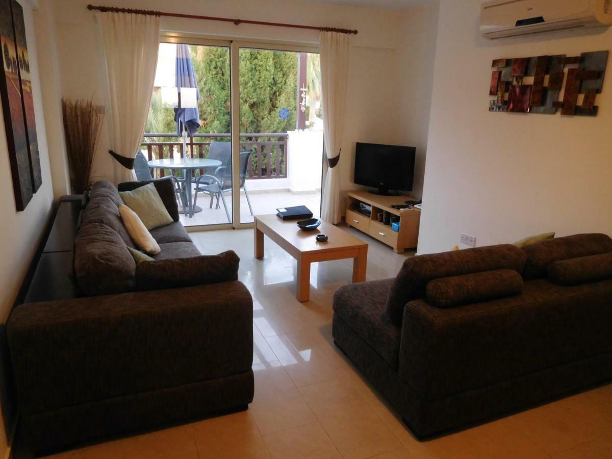 Vanessa 2 Bedroom Apartment Paphos Luaran gambar
